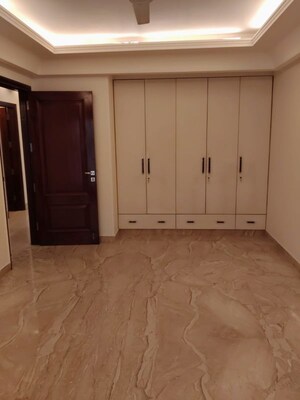 Room in 3 BHK Builder Floor at Greater Kailash ii – for Rent