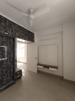 Room in 2 BHK Apartment at Shree Vardhman Mantra, Sector 67 – for Rent