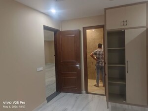 Room in 4 BHK Builder Floor at DLF Hyde Park, South Mullanpur – for Rent