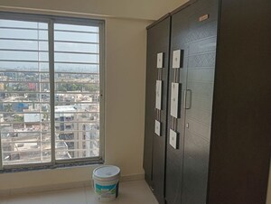 Room in 1 BHK Apartment at Bindra Complex, Andheri East – for Rent