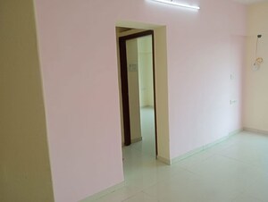 Room in 1 BHK Apartment at Bindra Complex, Andheri East – for Rent