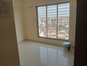 Room in 1 BHK Apartment at Bindra Complex, Andheri East – for Rent