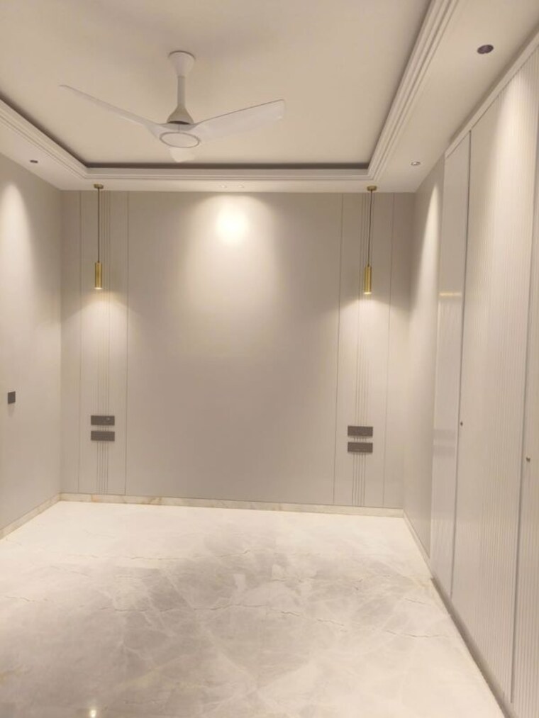 Room, green park 3 Bedroom 200 Sq.Yd. Builder Floor In Green Park Delhi 10393272