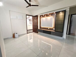 Room in 3 BHK Apartment at SV Prime Whitefield, Whitefield – for Rent