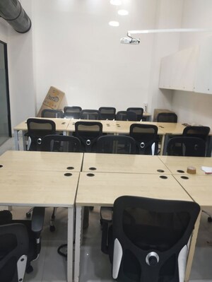  Office Space For Rent in Empire Complex, Lower Parel