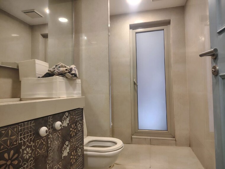 Bathroom, hiranandani-estate-solitaire-c 1 Bedroom 400 Sq.Ft. Apartment In Ghodbunder Road Thane 10393333