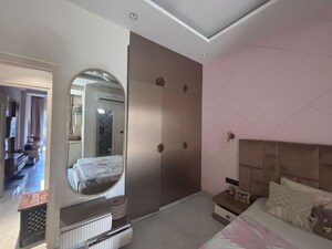 Building Lobby in 3 BHK Apartment at SS Mayfield Gardens, Sector 51 – for Rent
