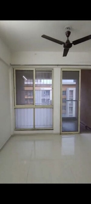 Room in 2 BHK Apartment at Kohinoor Tinsel County, Hinjewadi – for Rent