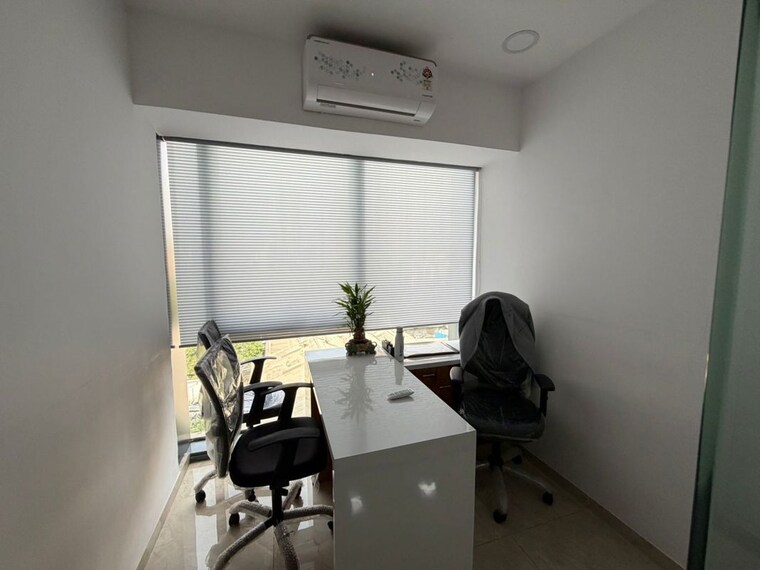 Team Area, squarefeet-centura-square Commercial Office Space 850 Sq.Ft. In Wagle Industrial Estate Thane 10393381
