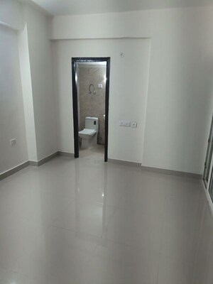 Room in 2 BHK Apartment at Aims Golf Avenue II, Sector 75 – for Rent