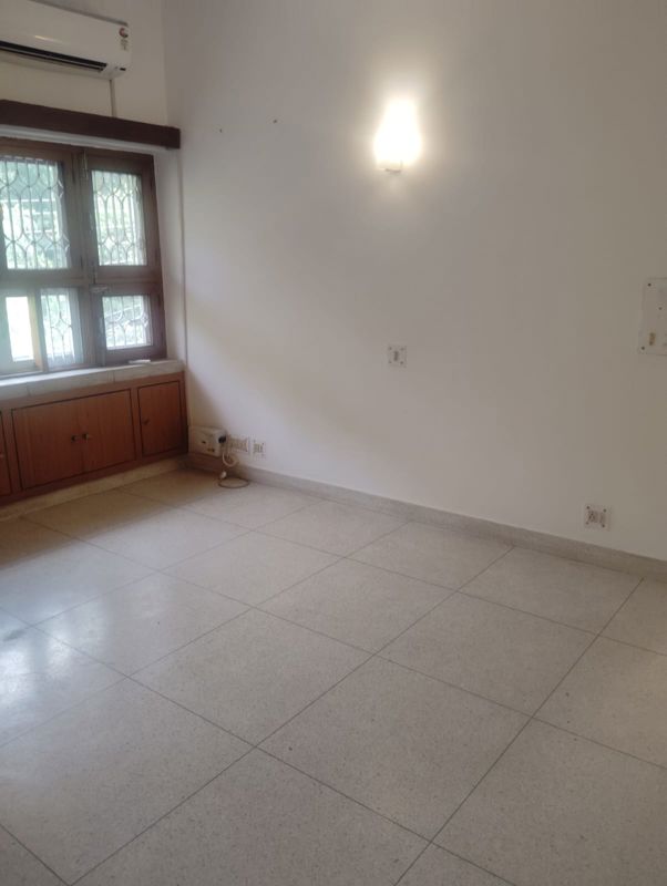 3 BHK + Extra Room Builder Floor For Rent in Safdarjung Development Area