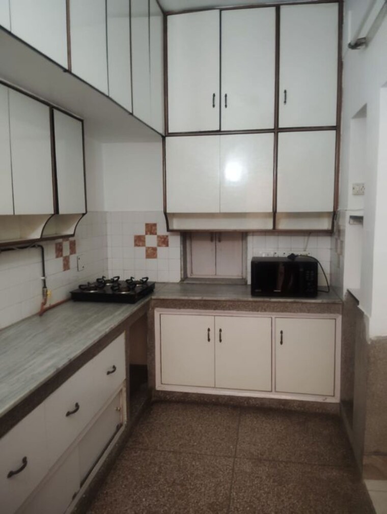 Kitchen, safdarjung development area 3 Bedroom 2200 Sq.Ft. Builder Floor In Safdarjung Development Area Delhi 10393447