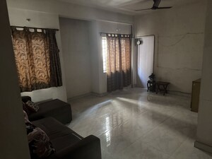 Room in 4 BHK Independent House at Kalighat – for Rent