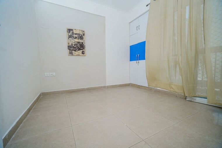 Room, gaur-city-4th-avenue 3.5 Bedroom 1400 Sq.Ft. Apartment In Sector 4 Greater Noida Greater Noida 10393434
