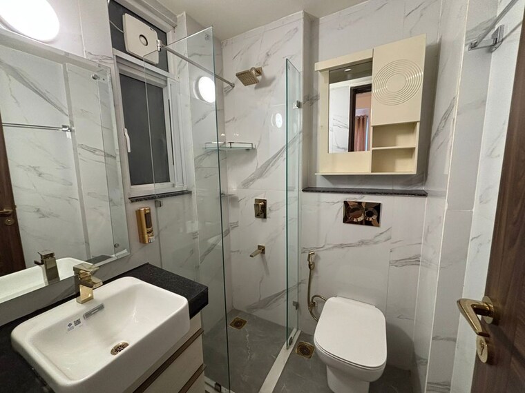 Bathroom, smart-world-orchard 2.5 Bedroom 1200 Sq.Ft. Builder Floor In Sector 61 Gurgaon 10393453