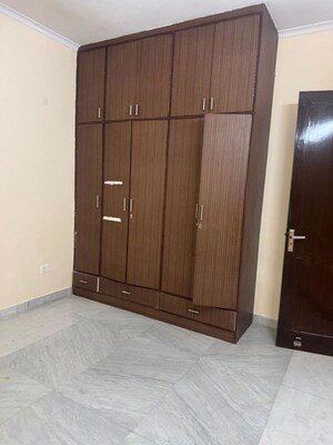 Room in 3 BHK Builder Floor at Sector 9a – for Rent