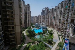 2 BHK Apartment For Sale in Ajnara Homes