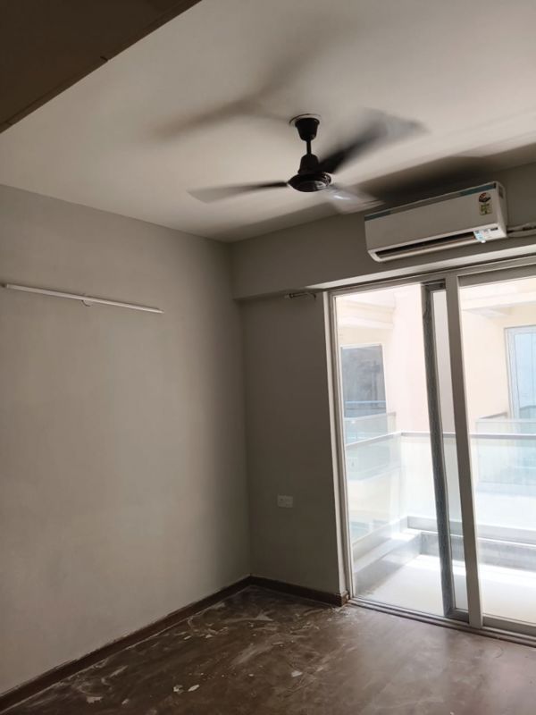 3 BHK + Basement 1350 Sq.Ft. Builder Floor in Signature Global City