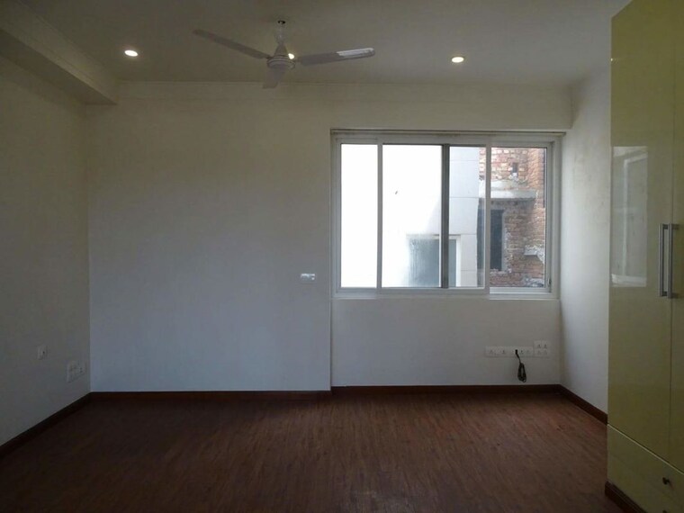 Room, dlf phase i 3 Bedroom 500 Sq.Yd. Builder Floor In Dlf Phase I Gurgaon 10393522