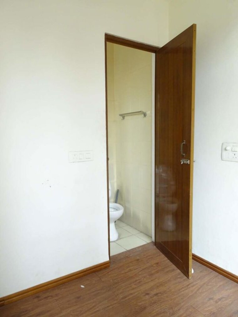 Room, dlf phase i 3 Bedroom 500 Sq.Yd. Builder Floor In Dlf Phase I Gurgaon 10393522