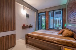 Studio+ Pooja Room Independent House For Rent in Sector 15