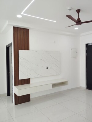 Room in 3 BHK Apartment at Aparna Zenon, Puppalaguda – for Rent