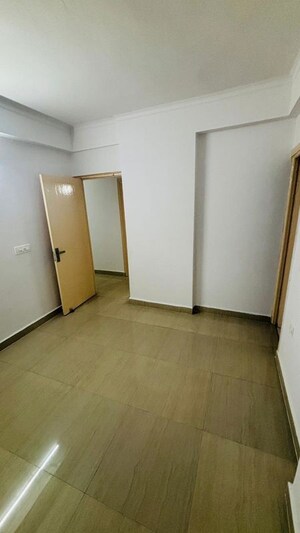 Room in 2 BHK Apartment at Royce Sentosa Parc, Raj Nagar Extension – for Sale