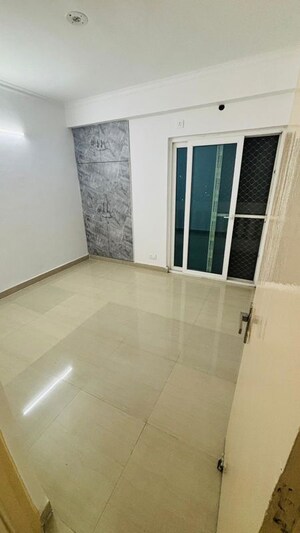 Room in 2 BHK Apartment at Royce Sentosa Parc, Raj Nagar Extension – for Sale
