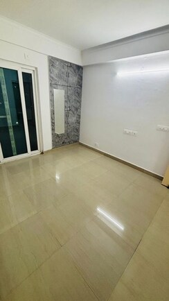 2 BHK Apartment For Sale in Royce Sentosa Parc
