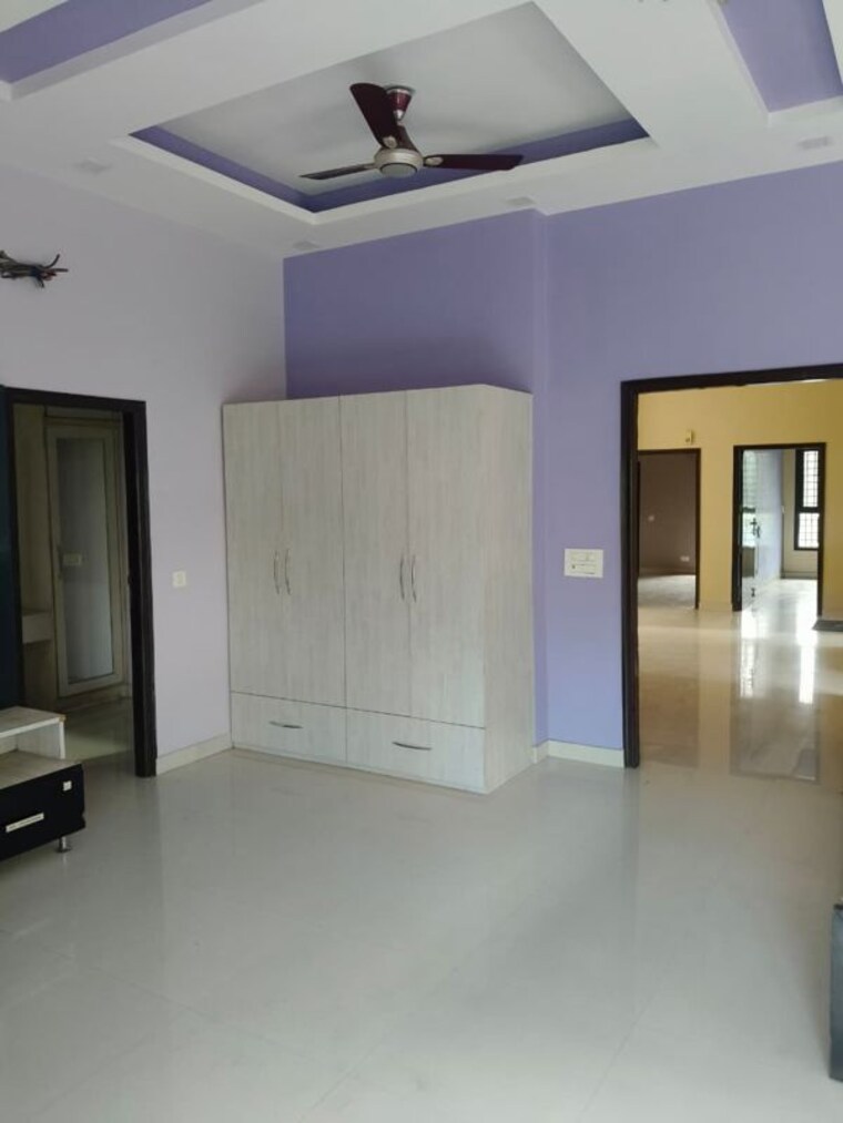 Room, sector 51 3 Bedroom 4500 Sq.Ft. Independent House In Sector 51 Noida 10393571