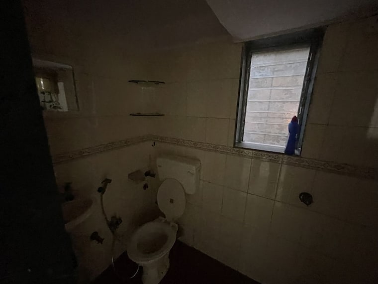 Bathroom, sai-shakti-chs-andheri-west 2 Bedroom 750 Sq.Ft. Apartment In Andheri West Mumbai 10393580