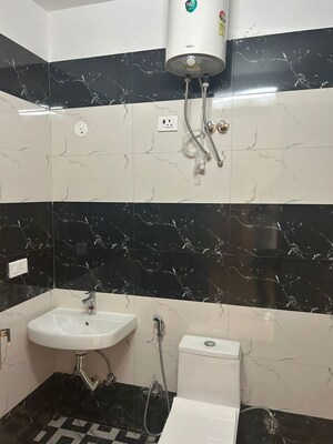Team Area in 1 RK Independent House at Sector 15 – for Rent