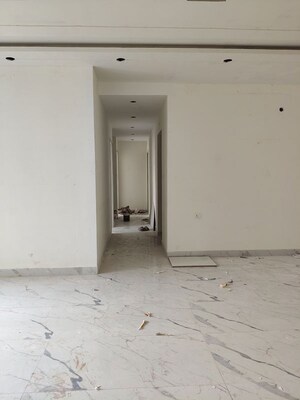 Room in 3 BHK Apartment at Srijan Natura, New Alipore – for Rent