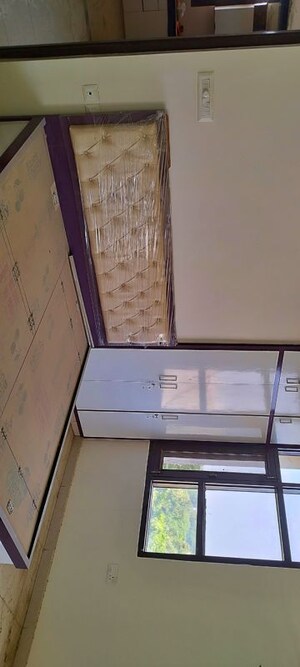 Room in 3.5 BHK Apartment at Vardhman Imperial Height, Gandhi Path – for Sale
