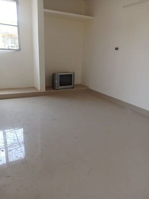 Room in 1.5 BHK Apartment at Mayur Vihar – for Rent