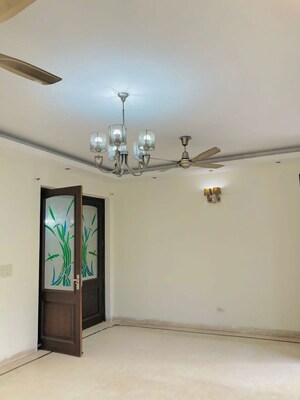 Room in 2 BHK Independent House at Sector 10 – for Rent