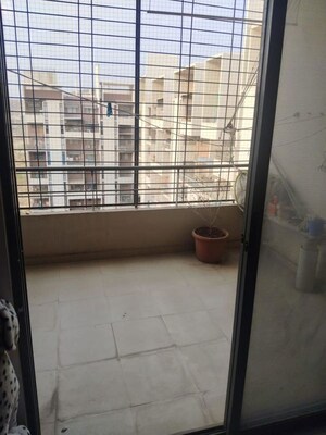 Room in 2 BHK Apartment at Rohan Abhilasha 2, Wagholi – for Sale