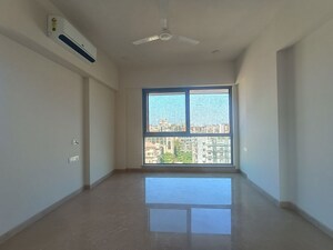 Room in 3 BHK Apartment at Blue Diamond CHS, Chembur – for Rent