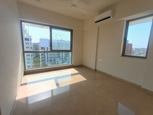 Room in 3 BHK Apartment at Blue Diamond CHS, Chembur – for Rent