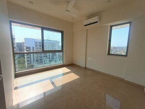 Room in 3 BHK Apartment at Blue Diamond CHS, Chembur – for Rent