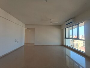 Room in 3 BHK Apartment at Blue Diamond CHS, Chembur – for Rent