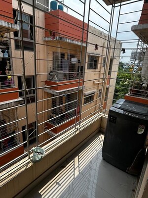 Balcony in  Pg at New Town Action Area ii – for Rent