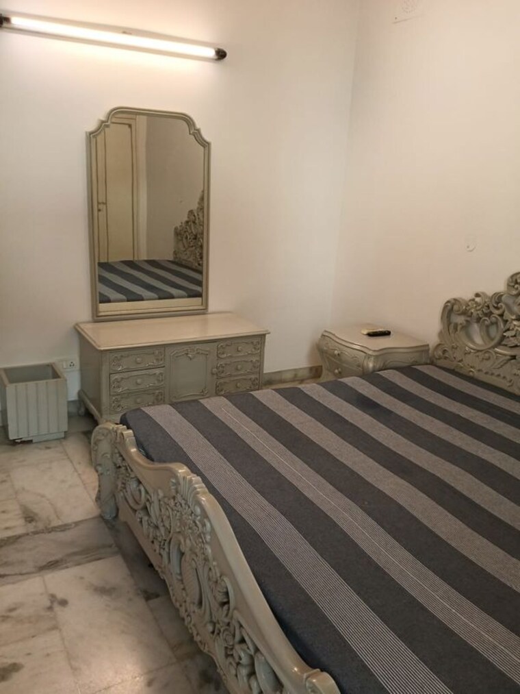 Bedroom, kalkaji 2 Bedroom 200 Sq.Ft. Builder Floor In Kalkaji Delhi 10393725