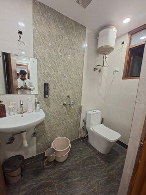 Team Area in 2 BHK Apartment at Chattarpur – for Rent
