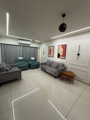 Team Area in 3 BHK Apartment at Makarba – for Rent