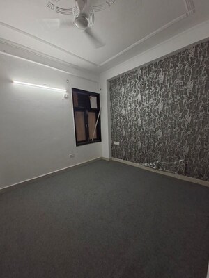 Room in 2 BHK Apartment at Chattarpur – for Rent