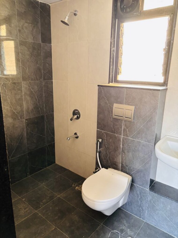 Bathroom, shapoorji-pallonji-joyville-hinjawadi-phase-6 2 Bedroom 700 Sq.Ft. Apartment In Hinjewadi Pune 10393798
