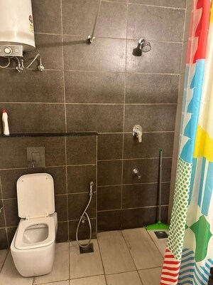 Furnished Amenities in 3 BHK Apartment at Unitech Harmony, Sector 50 – for Rent