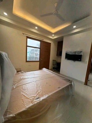 Bedroom in 1 BHK Apartment at Chattarpur – for Rent