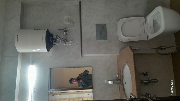 Bathroom, unitech-woodstock-floors 3 Bedroom 1600 Sq.Ft. Builder Floor In Sector 50 Gurgaon 10393817